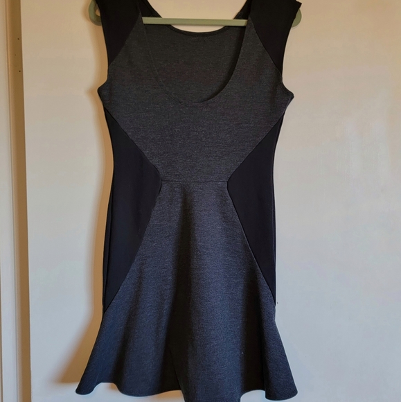 Twenty Dress - Picture 2 of 4